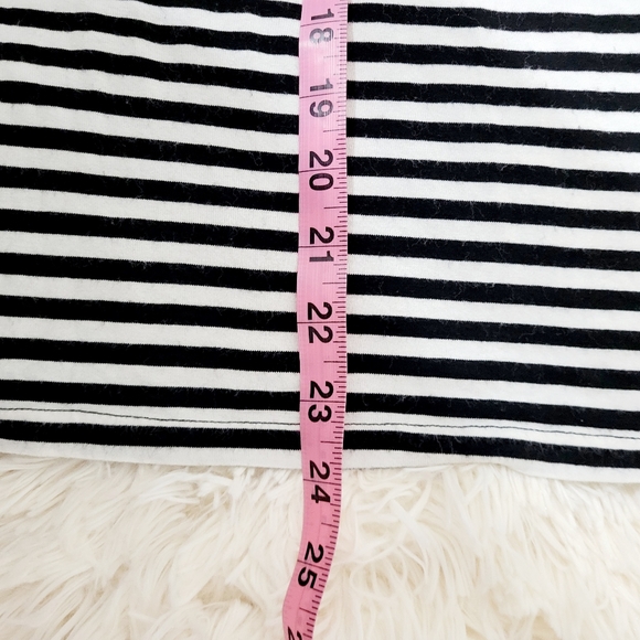 Black and White Striped Jersey Knit Turtleneck Top size M - Picture 2 of 10
